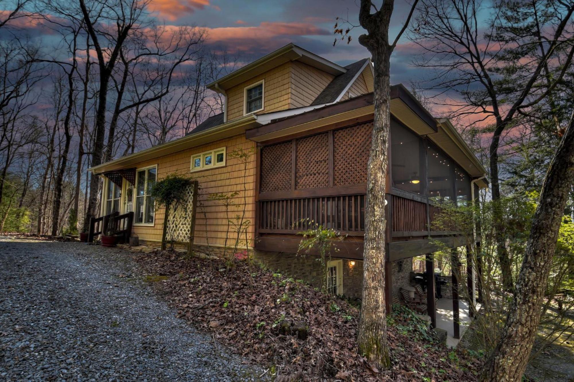 Southern Living Cottage Cozy Up By The Fire Relax On The Porch And Enjoy Peaceful Surroundings Blue Ridge Exterior foto