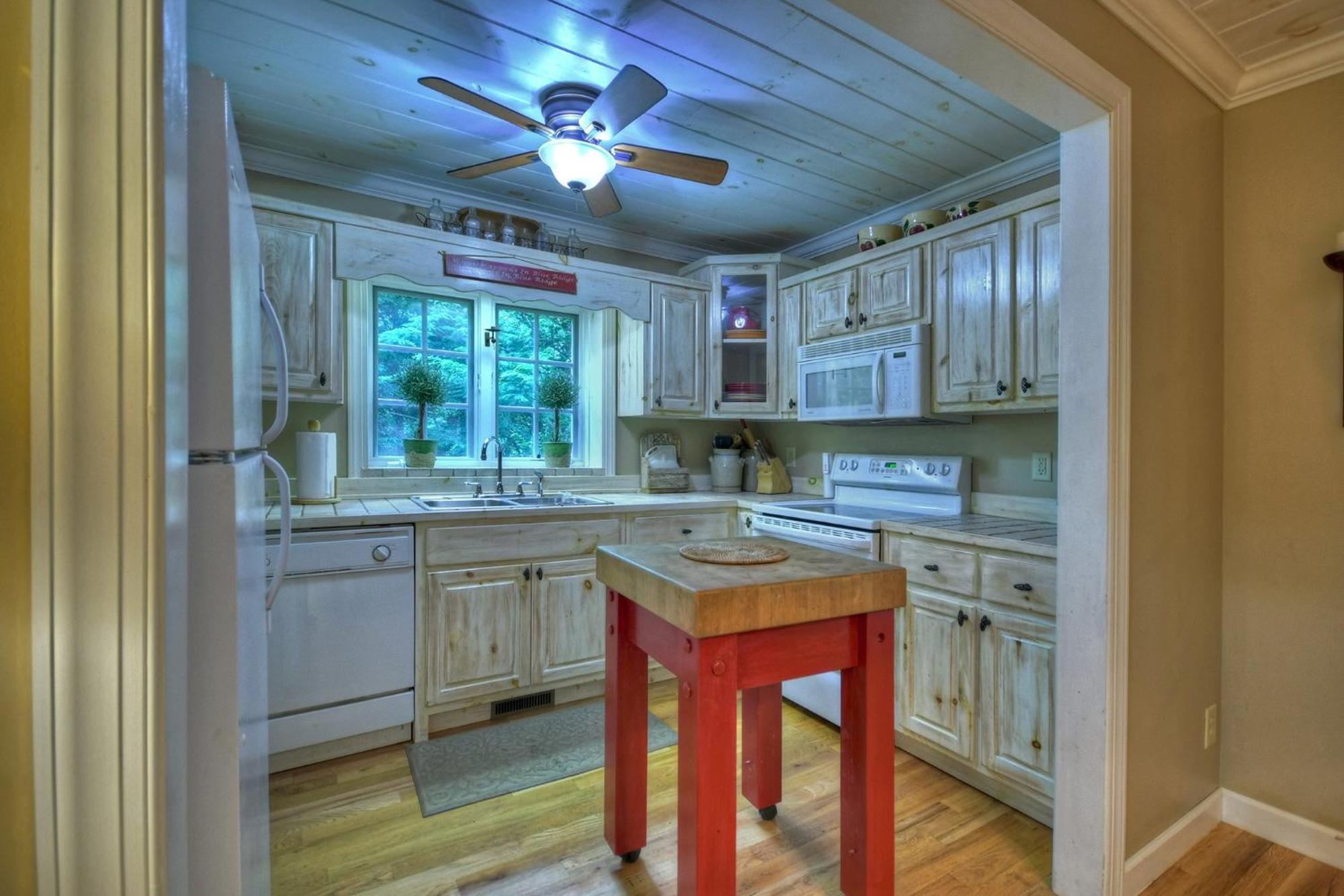 Southern Living Cottage Cozy Up By The Fire Relax On The Porch And Enjoy Peaceful Surroundings Blue Ridge Exterior foto